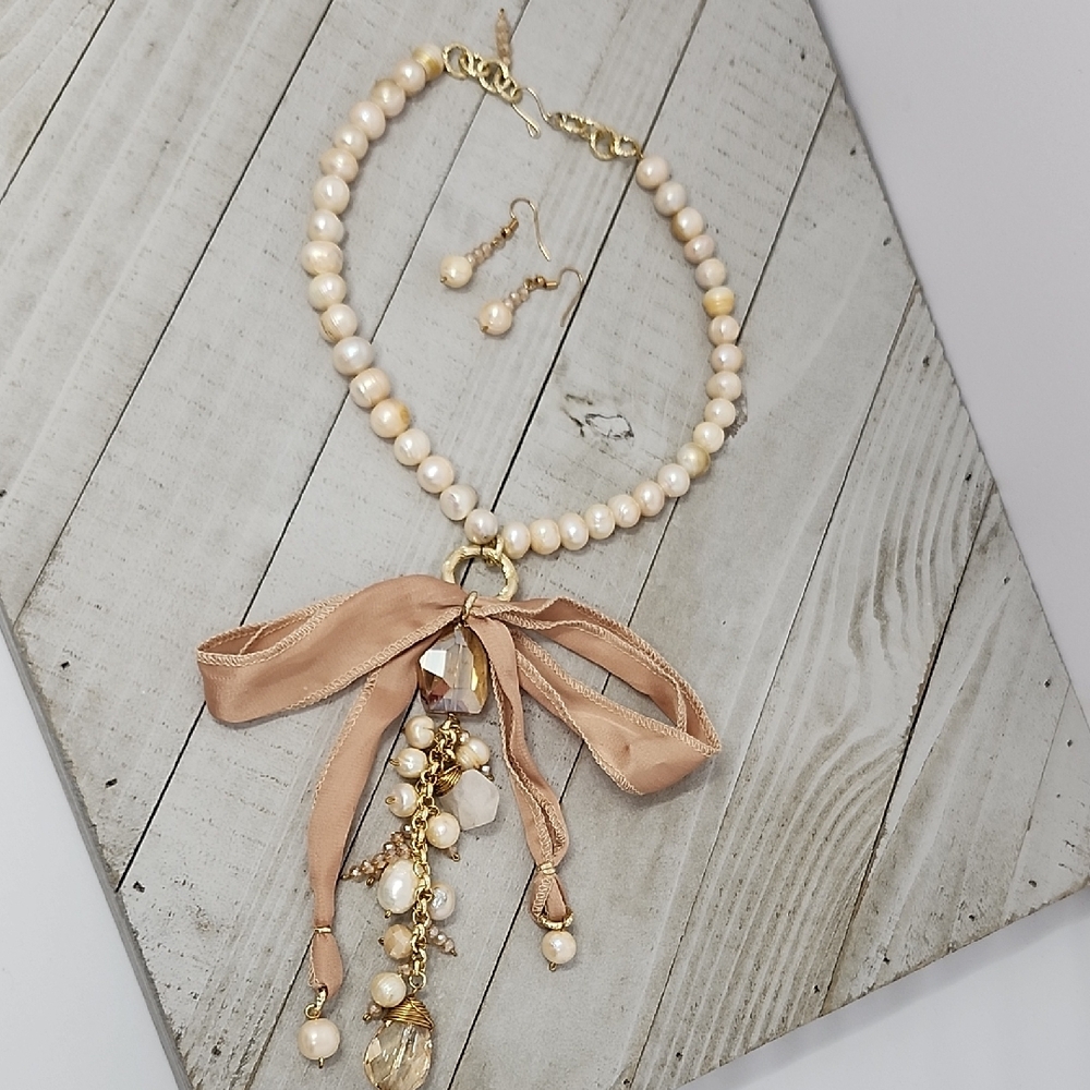 Elegant Pearl and Ribbon Necklace Set